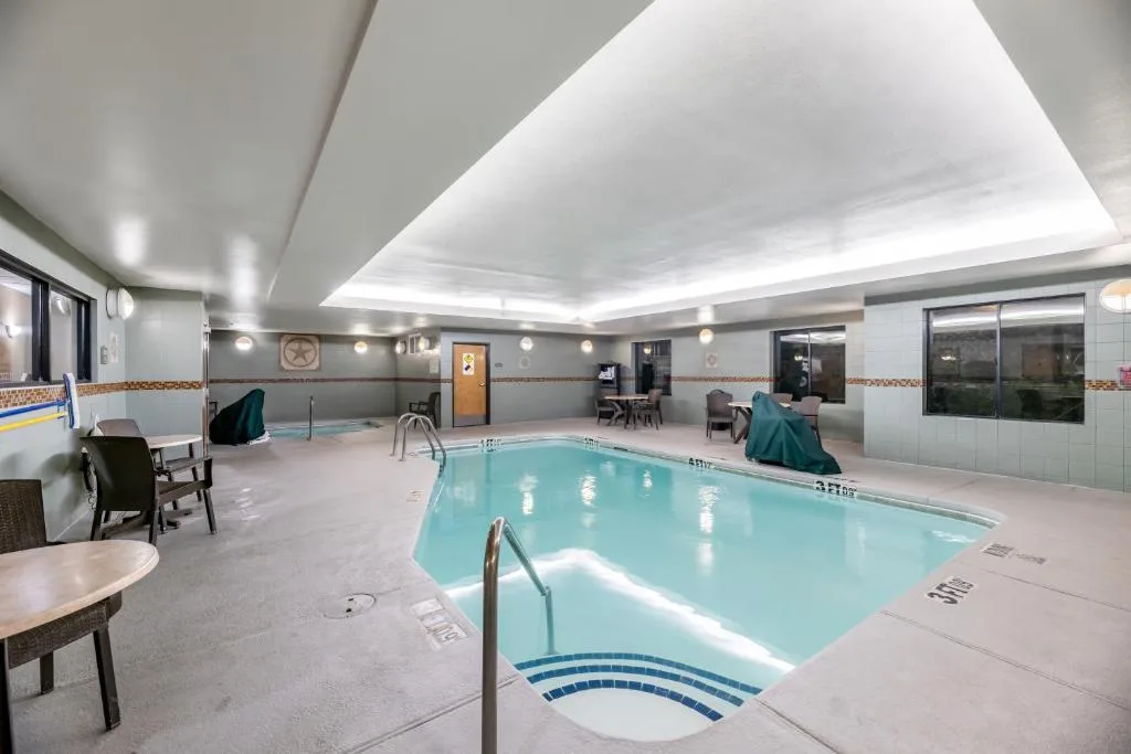 Comfort Suites El Paso West — 4