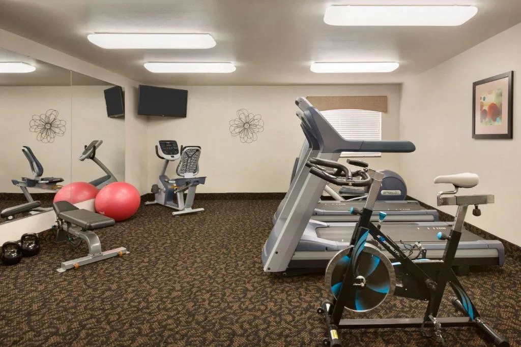Travelodge by Wyndham Santa Teresa — 5