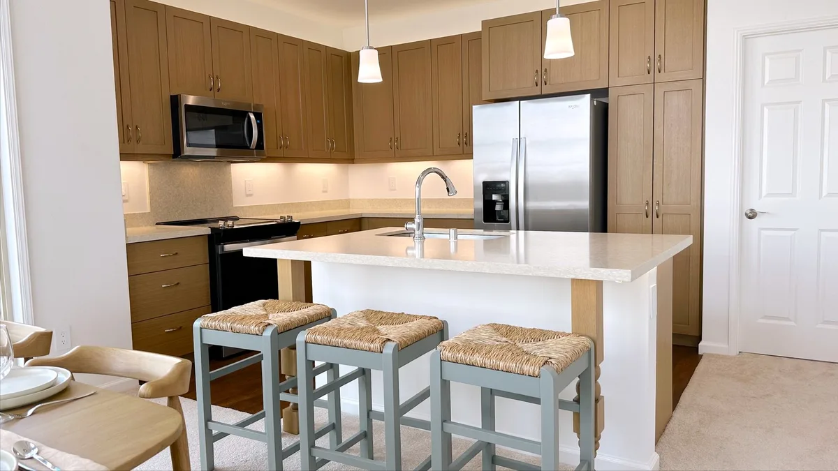 Support Local: Makaha Valley Home — 4
