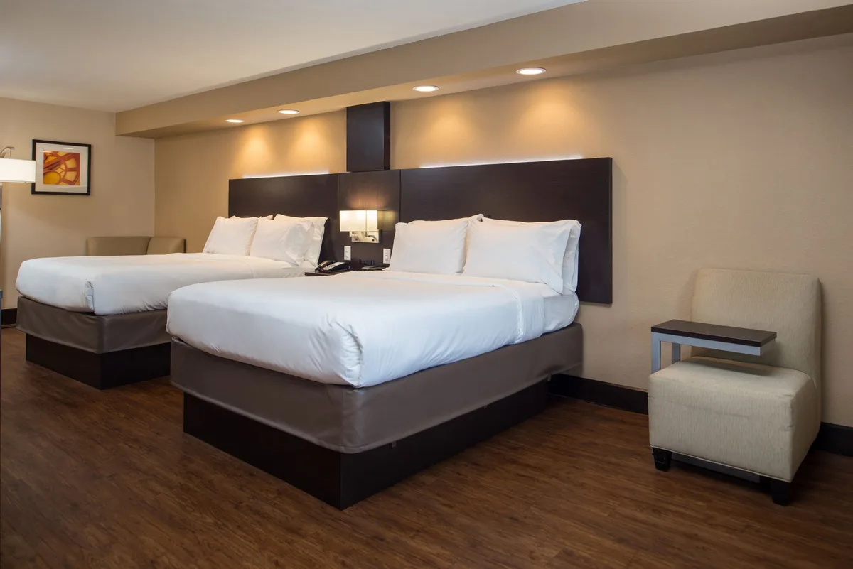 Holiday Inn Express & Suites San Antonio Medical-Six Flags by IHG