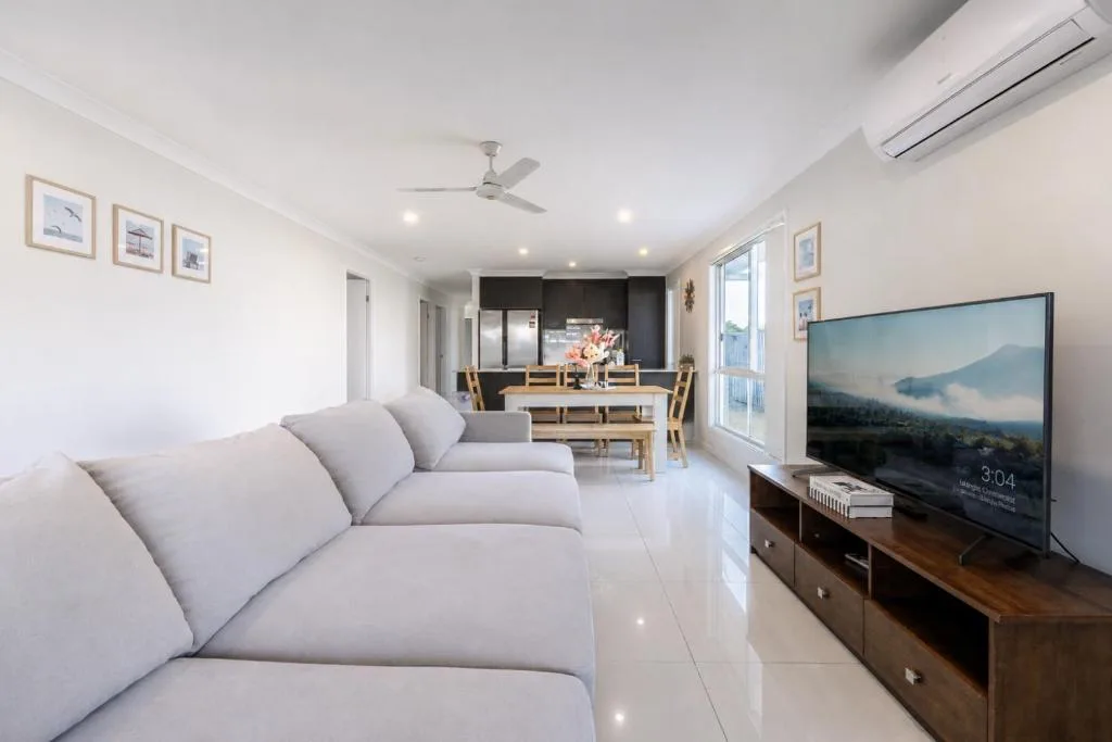 Bright Family Retreat Near Theme Parks — 5