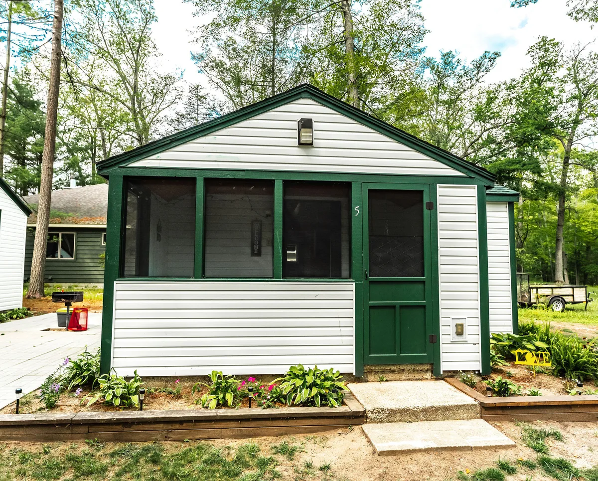 Big Blue Lake Cottages — 5