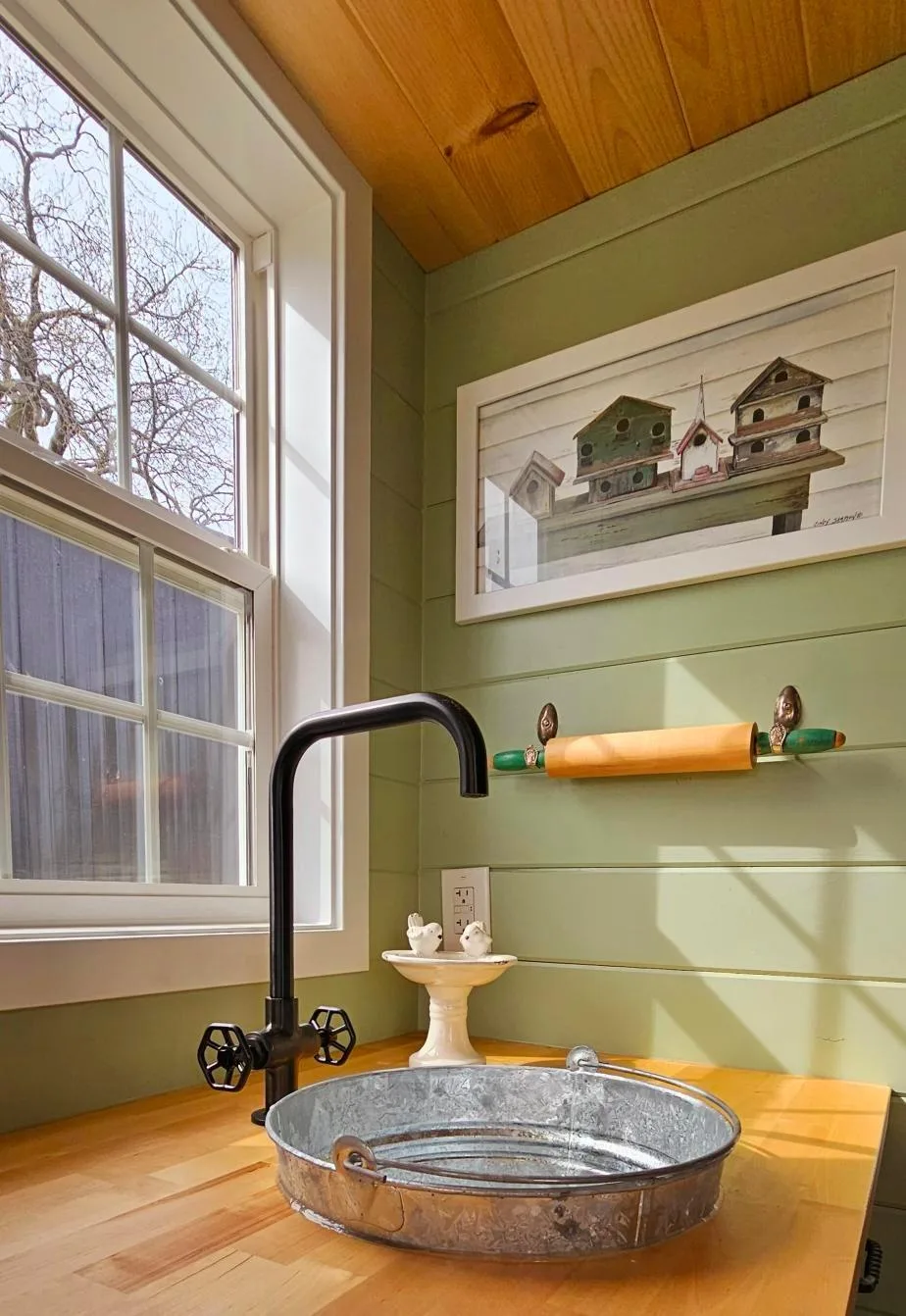 Tiny Digs Lakeshore — 4