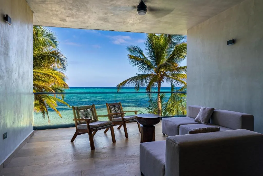 Luxury Beachfront 3BR Apt 102 | Neea Bahia Soliman