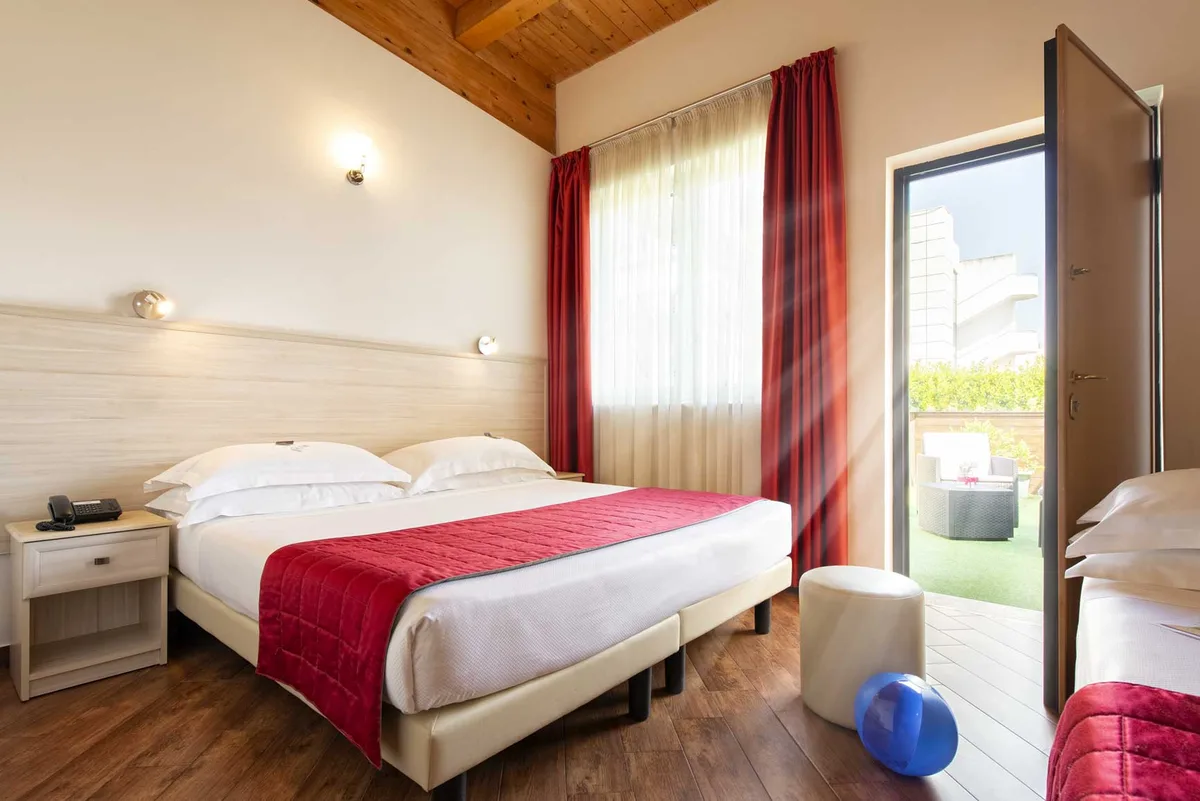 SIMON HOTEL POMEZIA — 5